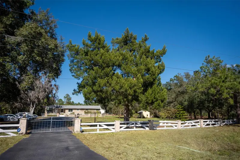20963 E Colonial Dr, FL