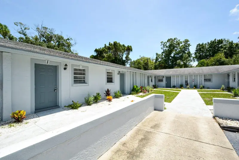 2519 9th Ave W #3, FL