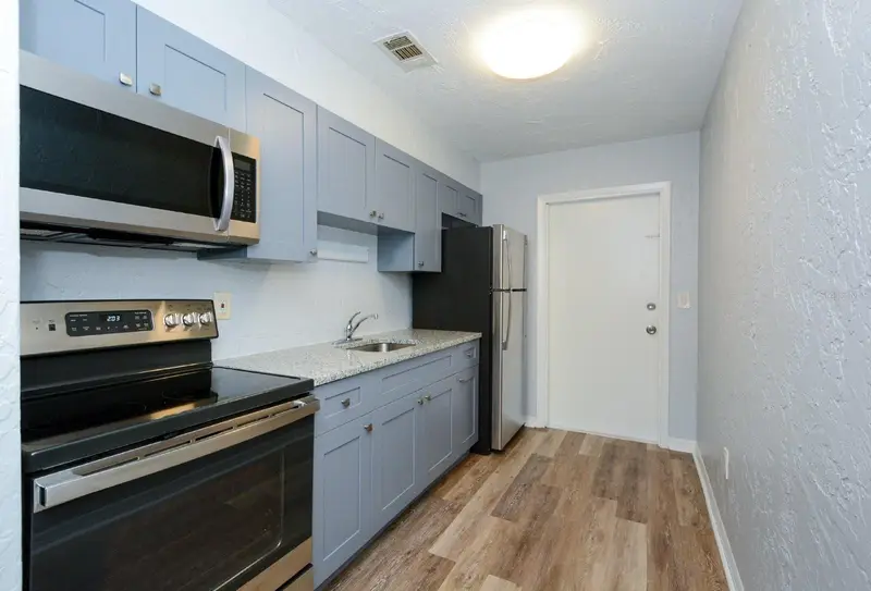 2519 9th Ave W #3, FL