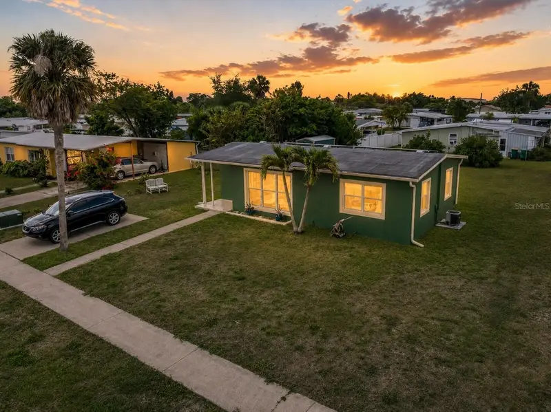 21915 Calvin Ln, FL