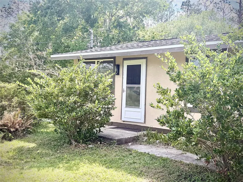 375 Pine Woods Rd, FL