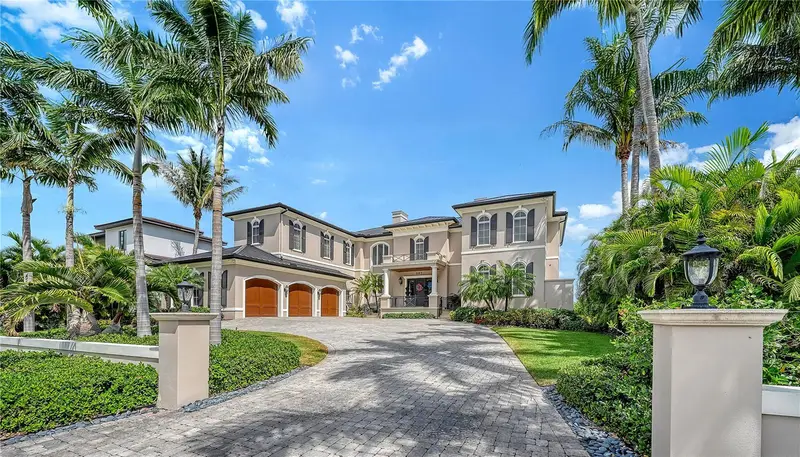 667 Mourning Dove Dr, FL