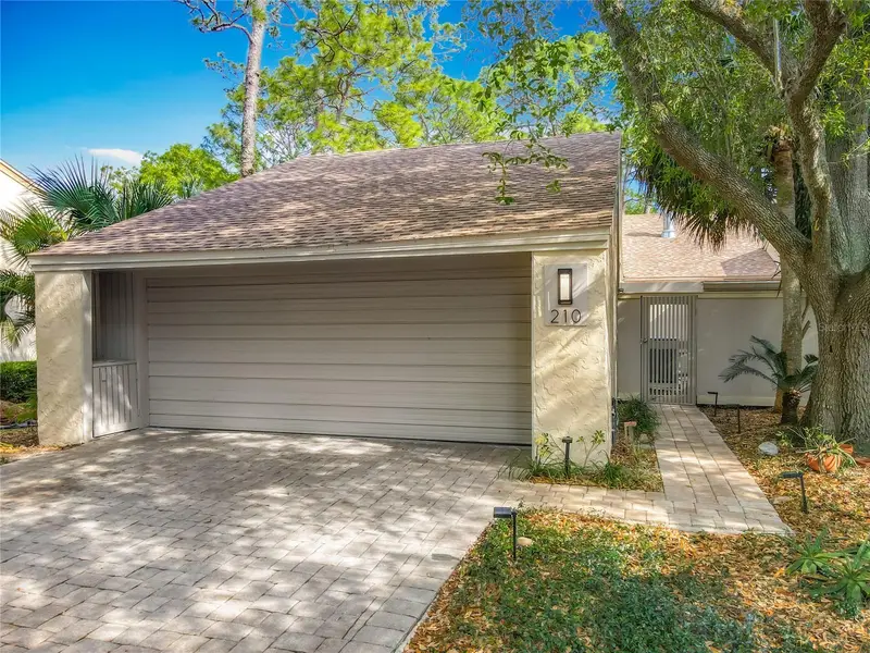 210 Weeping Elm Ln, FL