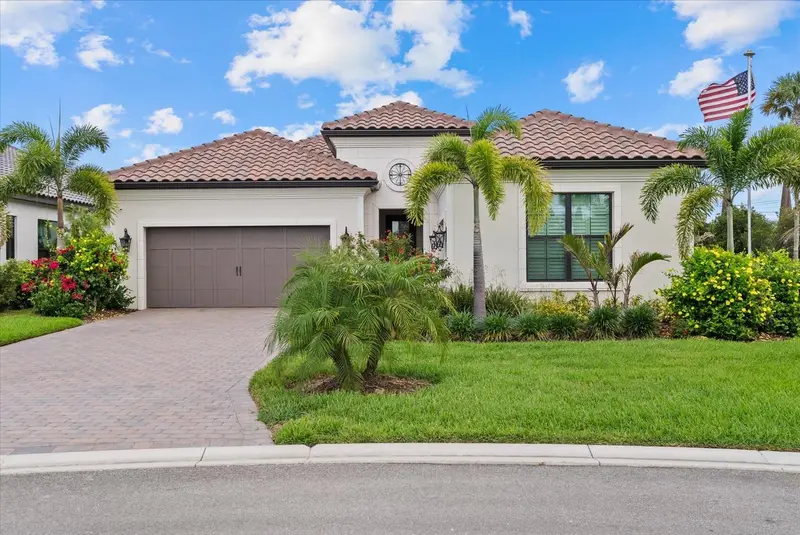 556 Bocelli Dr, FL