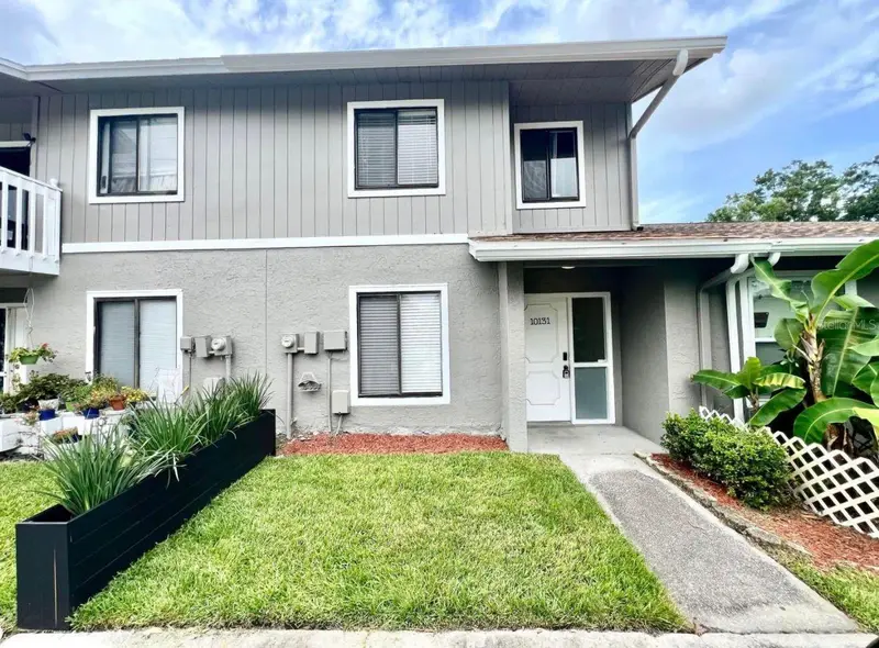 10131 Lake Oak Cir, FL