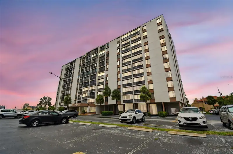 255 Dolphin Point, FL