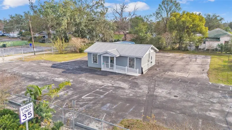 214 W Memorial Blvd, FL