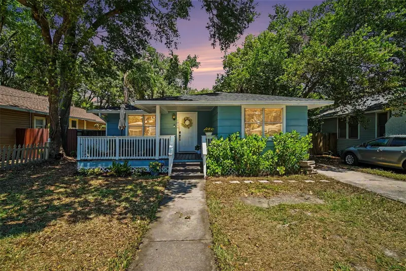 1016 E Emma St, FL
