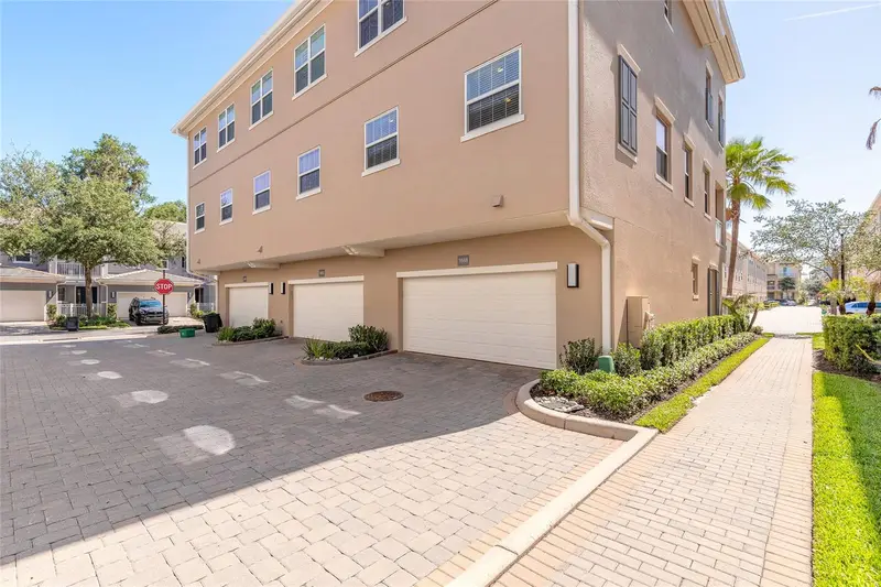 1688 Utica Trl, FL