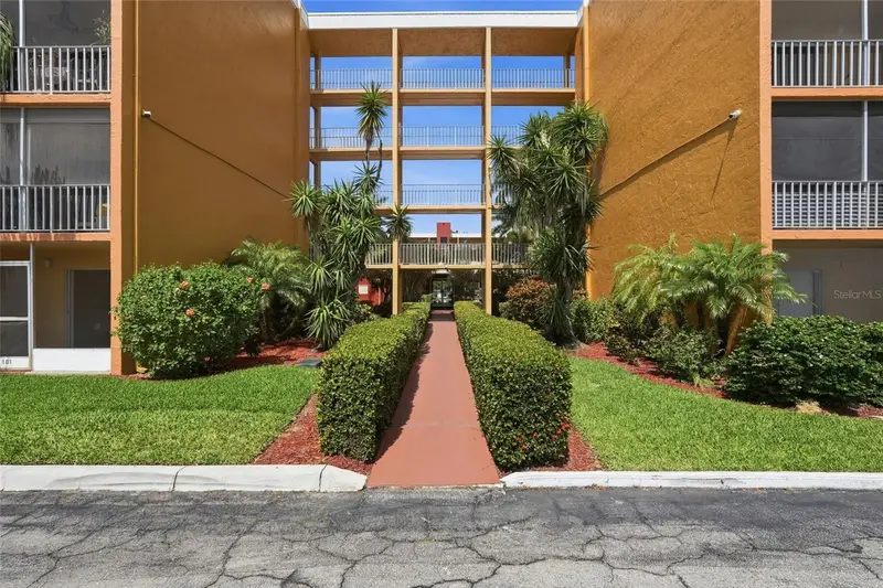 2366 E Mall Dr #403, FL
