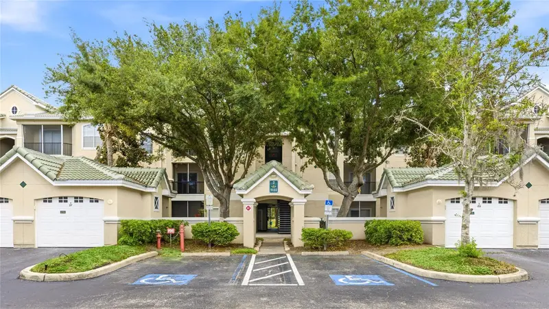 5122 Northridge Rd #307, FL