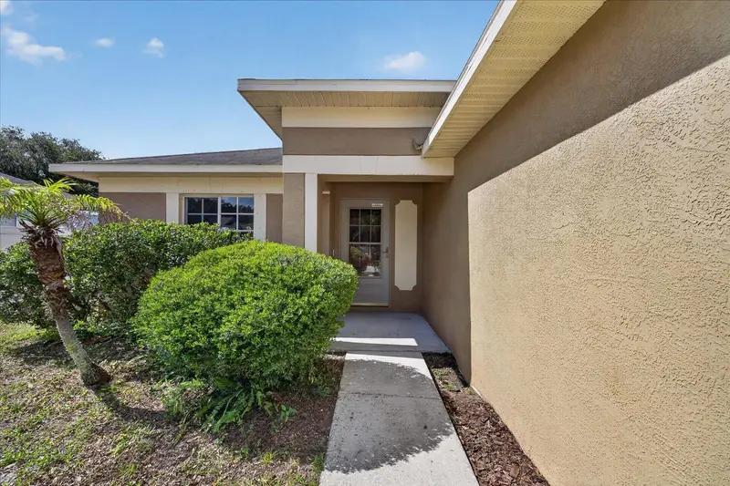 12015 Cedarfield Dr, FL