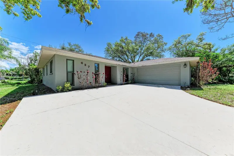 627 Alligator Dr, FL