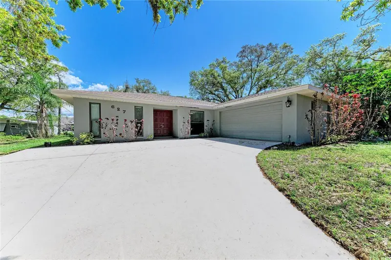 627 Alligator Dr, FL