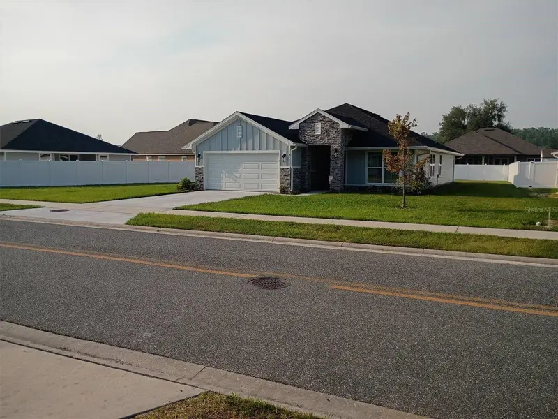 203 Sw Silver Palm Dr, FL