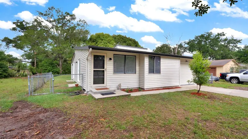 2930 Magnolia Ave, FL
