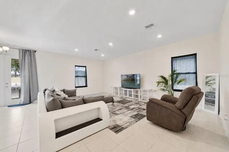 9222 Waverly Walk Dr, FL