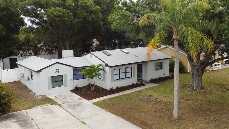 15 N Saturn Ave, FL