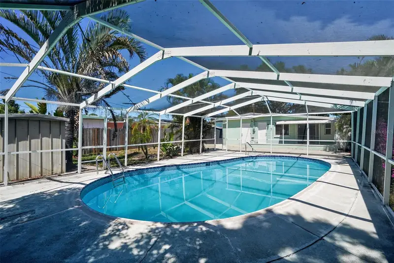 3300 Kingston St N, FL