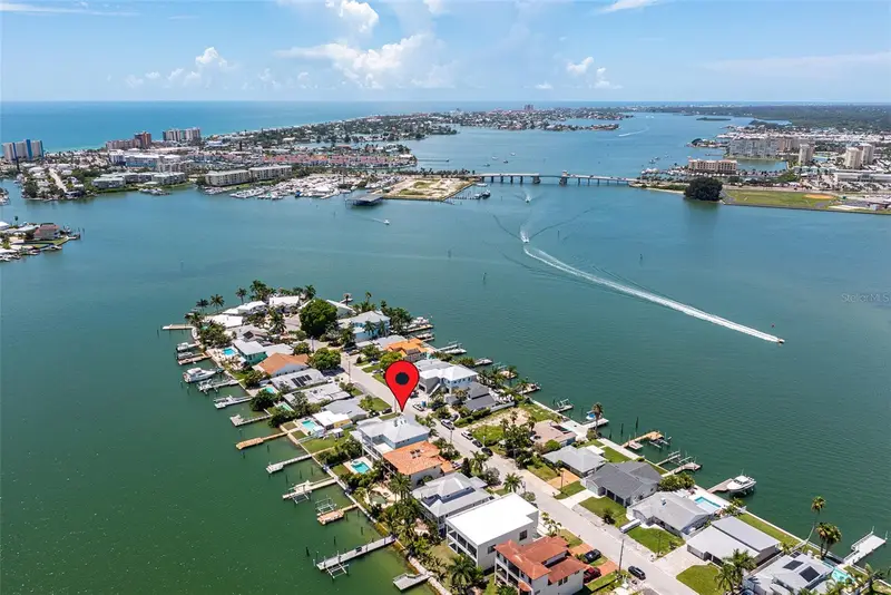 821 Bay Point Dr, FL