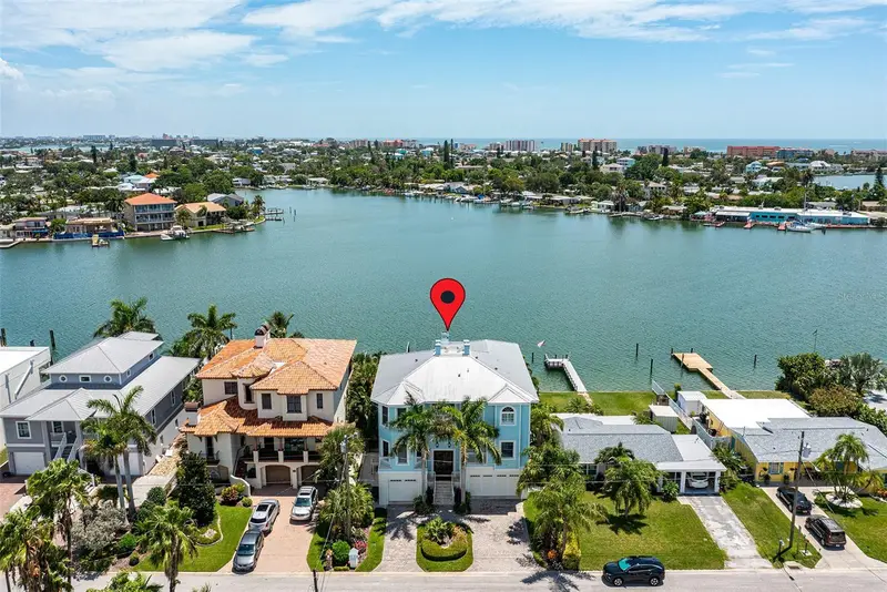 821 Bay Point Dr, FL