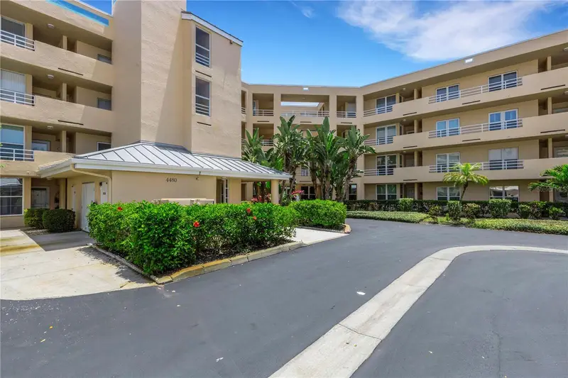4480 Fairways Blvd #208, FL