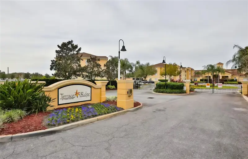 818 Terrace Ridge Circle, FL