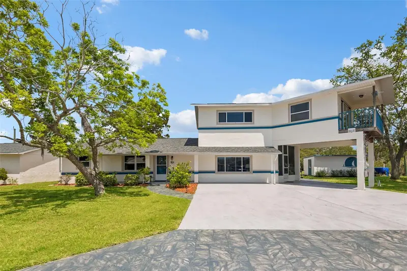 8212 Hayward Ln, FL