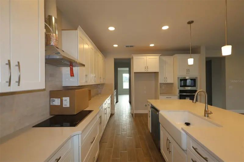 2568 Hawks Overlook, FL