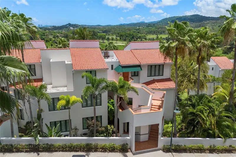 2101 Rio Mar Village, PR