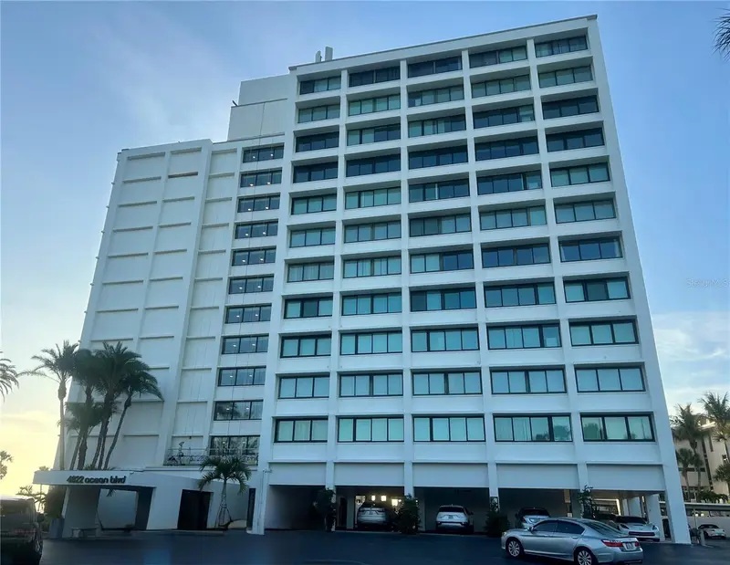 4822 Ocean Blvd #3d, FL