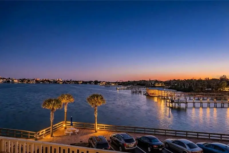 100 Bluff View Dr #514c, FL