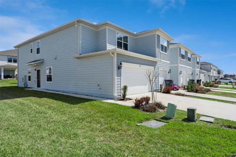 2771 Fetching Trl, FL