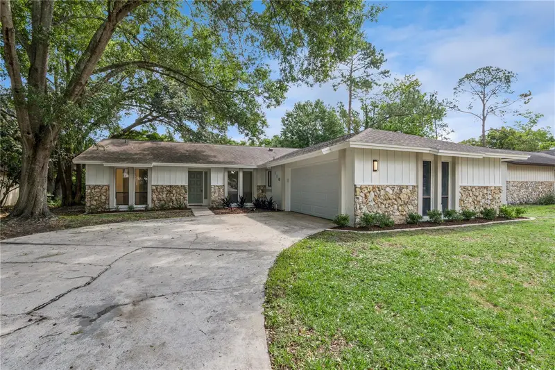 110 Holderness Dr, FL