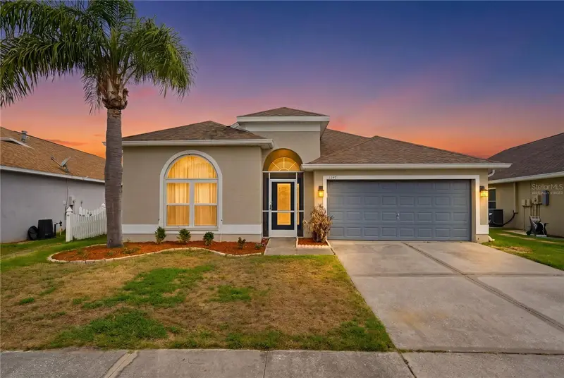 1247 Vinetree Dr, FL
