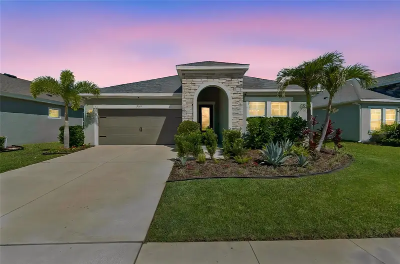 5619 Silver Sun Dr, FL