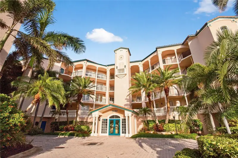 5430 Eagles Point Cir #202, FL