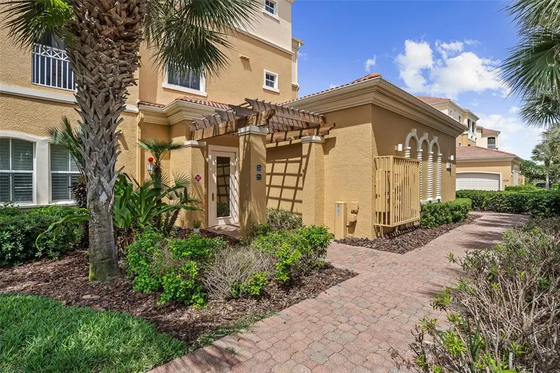 165 Avenue De La Mer #402, FL