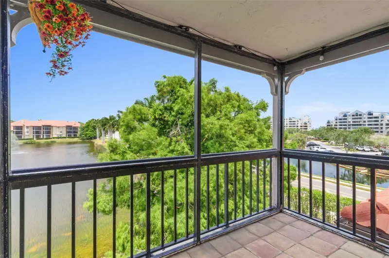 2400 Feather Sound Dr #1136, FL