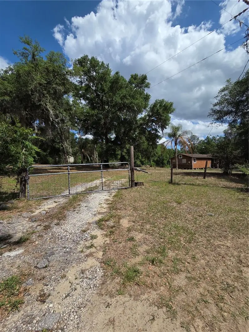 27440 Winchester Dr, FL
