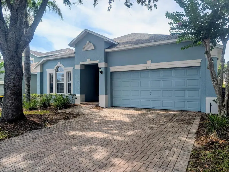 547 Kensington Dr, FL