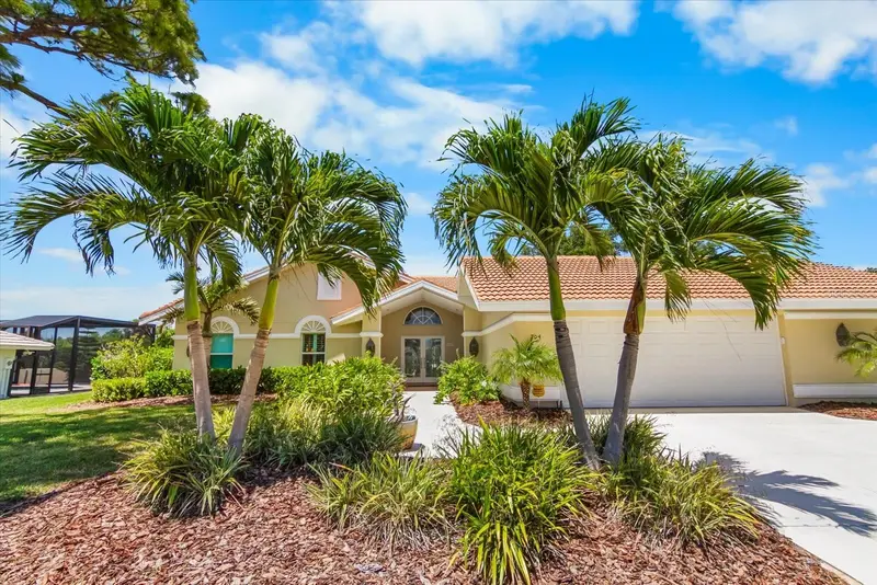 204 Windward Dr, FL