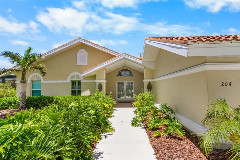 204 Windward Dr, FL