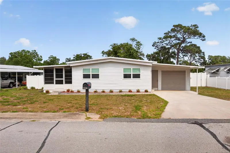 581 Ne 64th Ave, FL