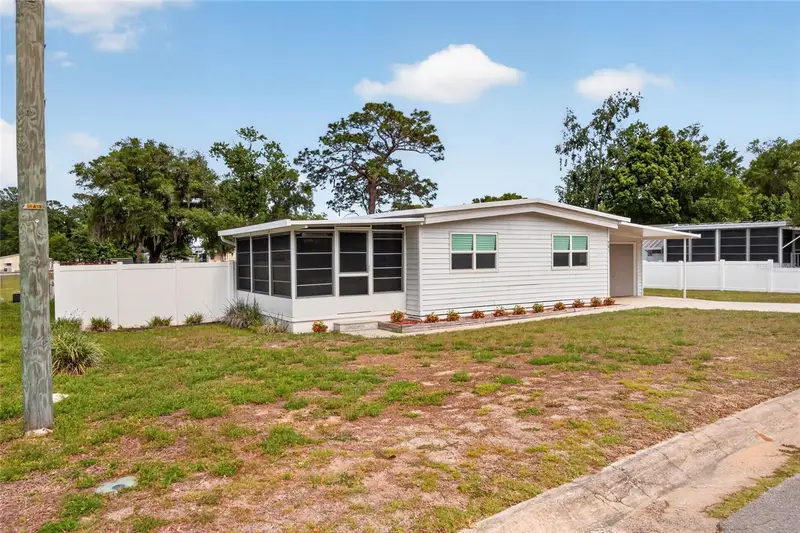 581 Ne 64th Ave, FL