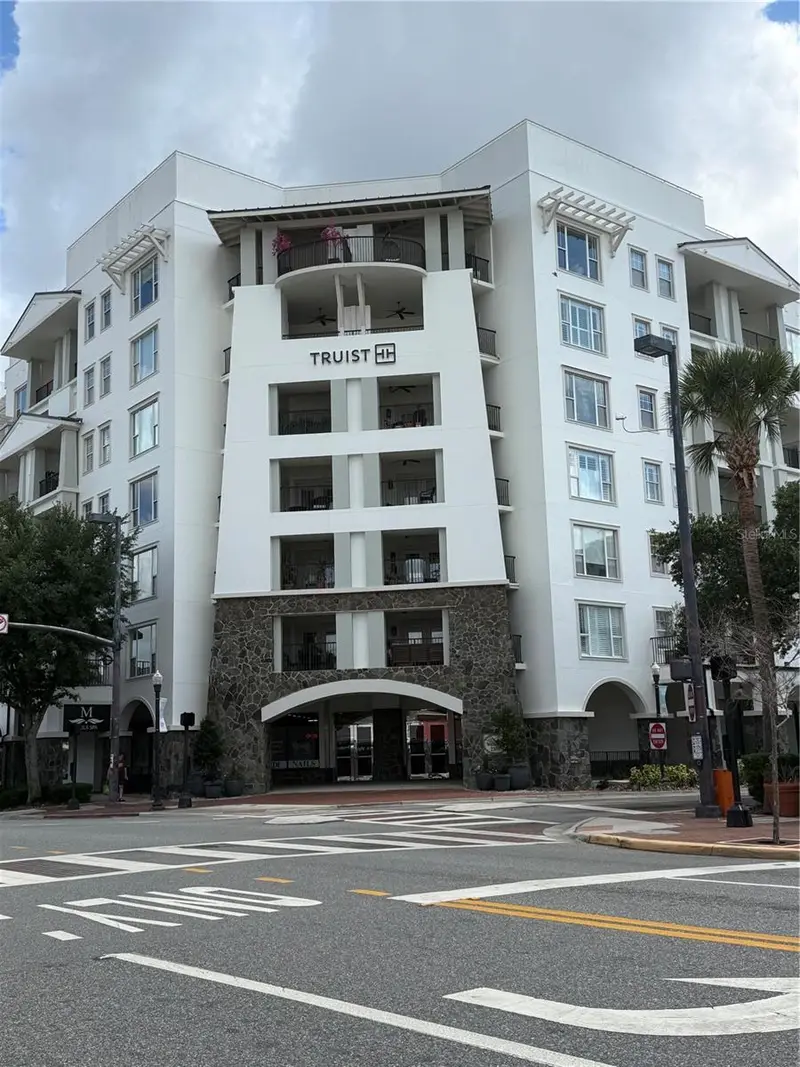 2305 Edgewater Dr #1704, FL