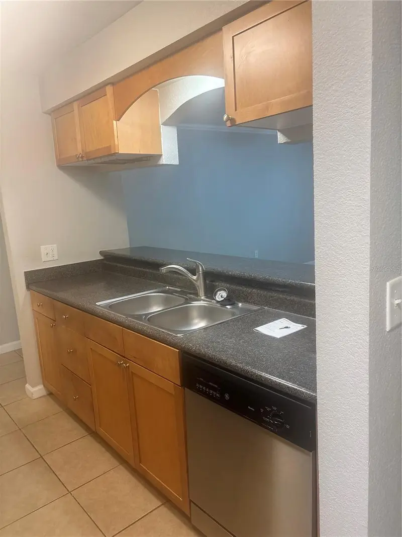 10100 Sailwinds Blvd N #206, FL