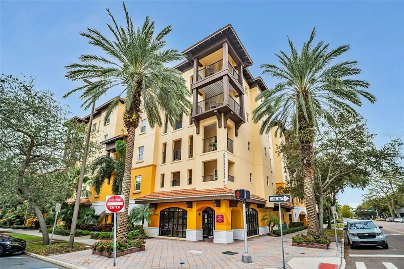 100 4th Ave S #216, FL