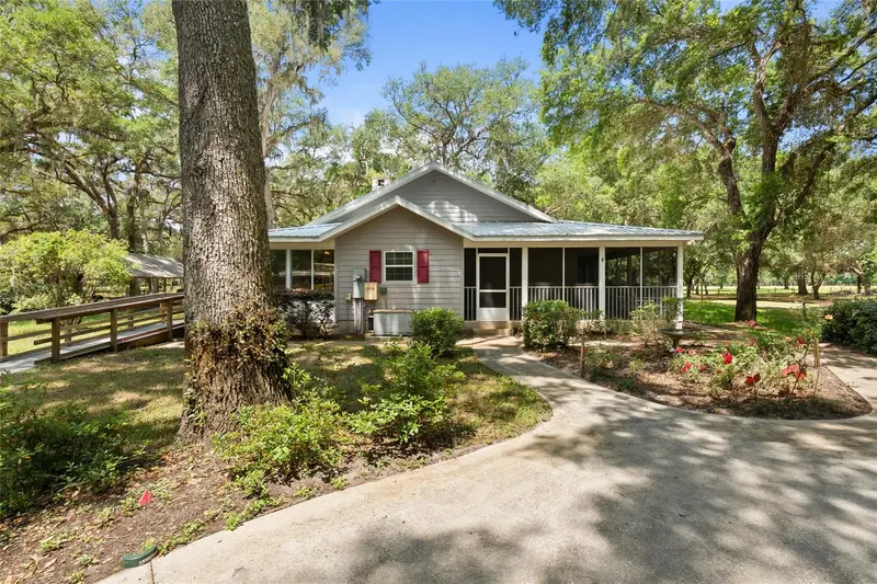 1153 Cr 722, FL
