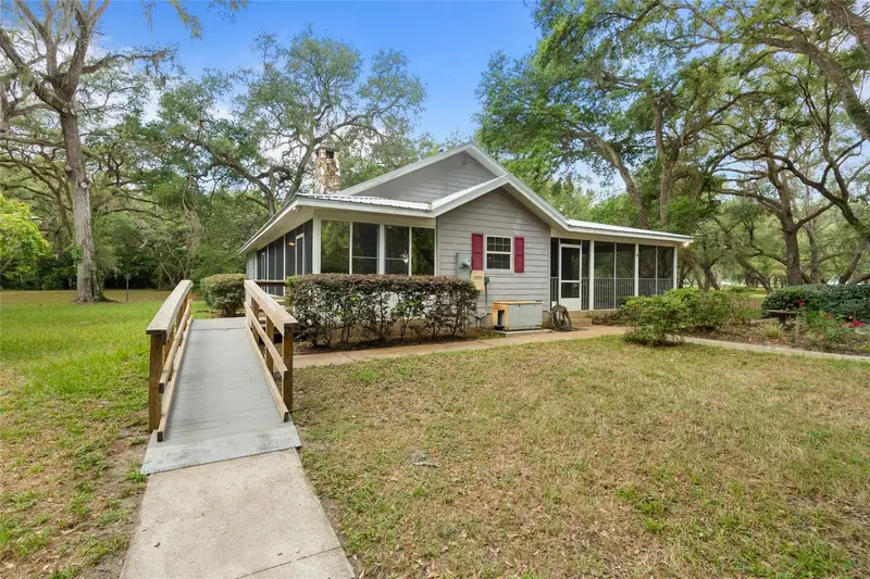 1153 Cr 722, FL